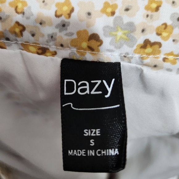 DAZY Mid-Length Floral Print Skirt - Picture 2 of 4